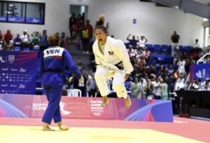 esmeralda-mariano-otorga-oro-a-dominicana-en-los--70-kilos-del-judo-ac08375b-focus-0-0-1200-675