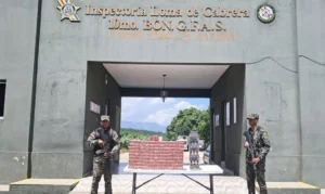 Patrullas-del-Ejercito-ocupan-50000-cigarrillos-de-contrabando-y-bebidas-alcoholicas-durante-operativo-en-Dajabon