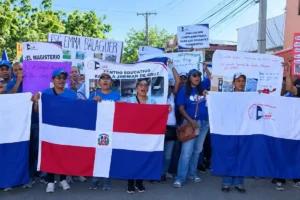 2300-alumnos-siguen-sin-clases-en-Santiago-Oeste